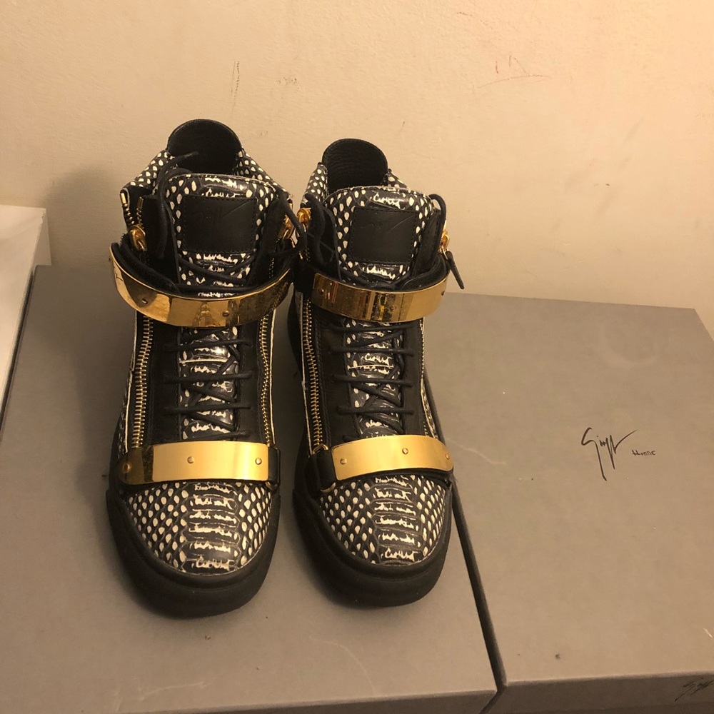Giuseppe zanotti high top size 42